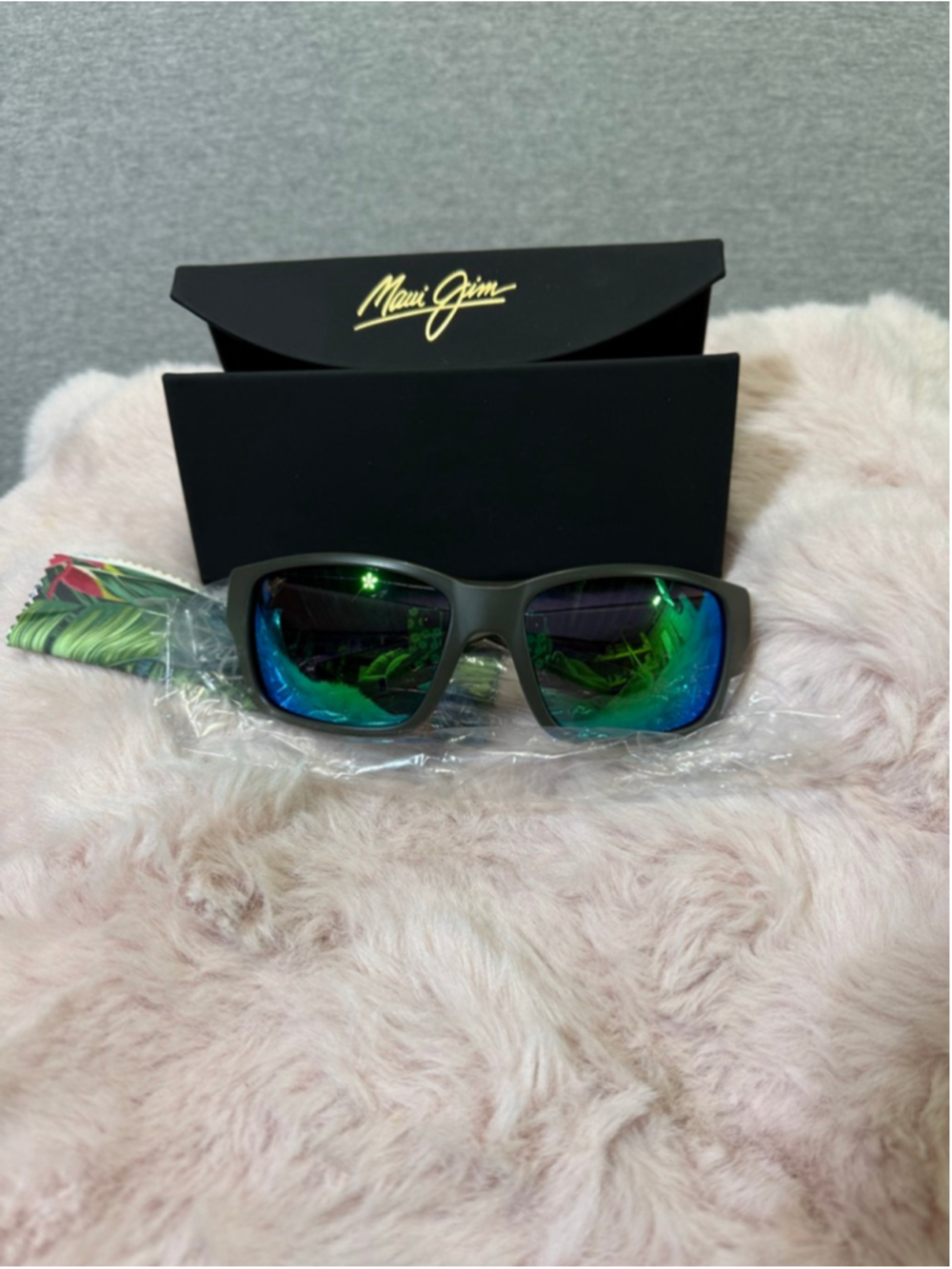 Men's Maui Jim Sunglasses One Size Gray with new authentic aqua Mirror Lenses